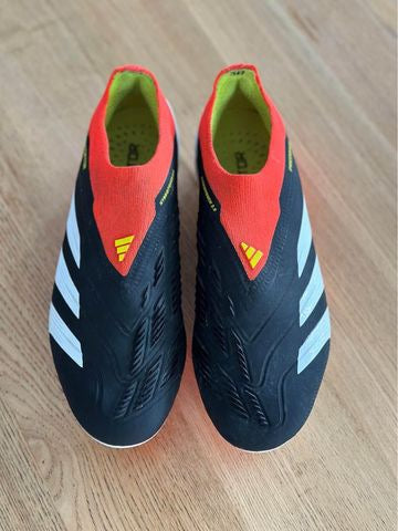 PRE LOVED ADIDAS PREDATOR LACELESS ELITE FG FOOTBALL BOOTS